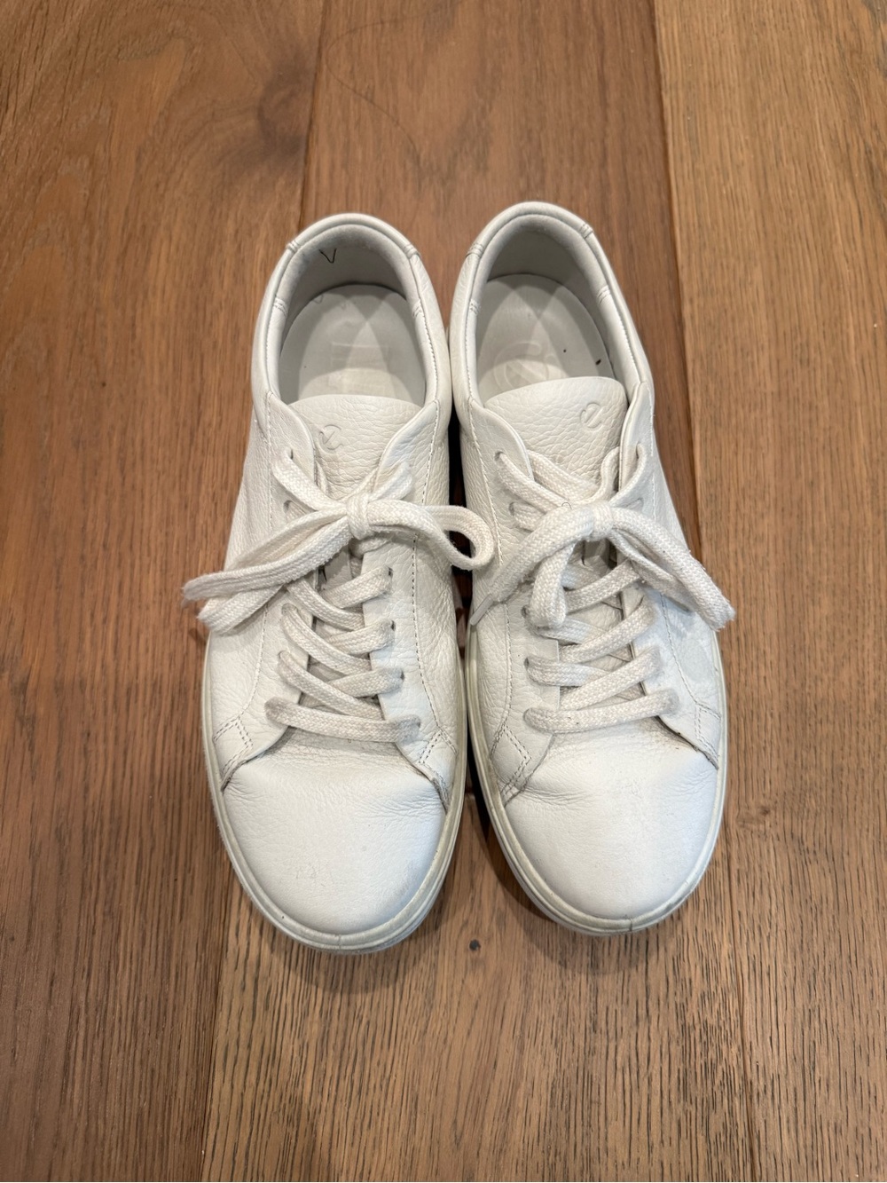 Ecco Women’s Soft 60 Aeon Sneakers Size 8/8.5 US